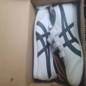 Men's White and Black Athletic Shoes